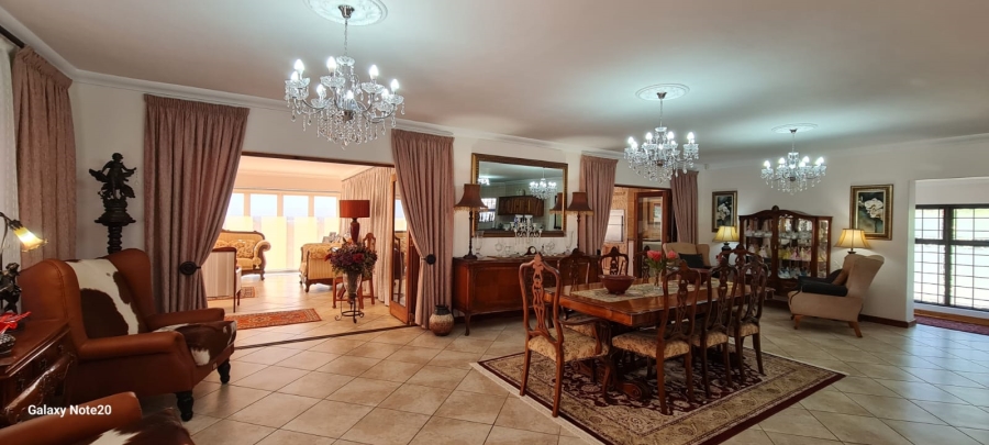 5 Bedroom Property for Sale in Wavecrest Eastern Cape